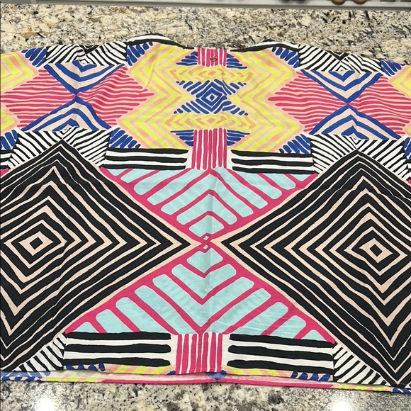 Colorful Geometric Pattern Top - Picture 5 of 5